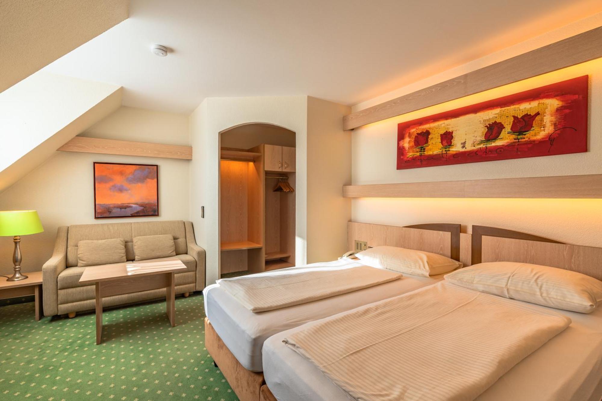 Parkhotel Crombach 3*