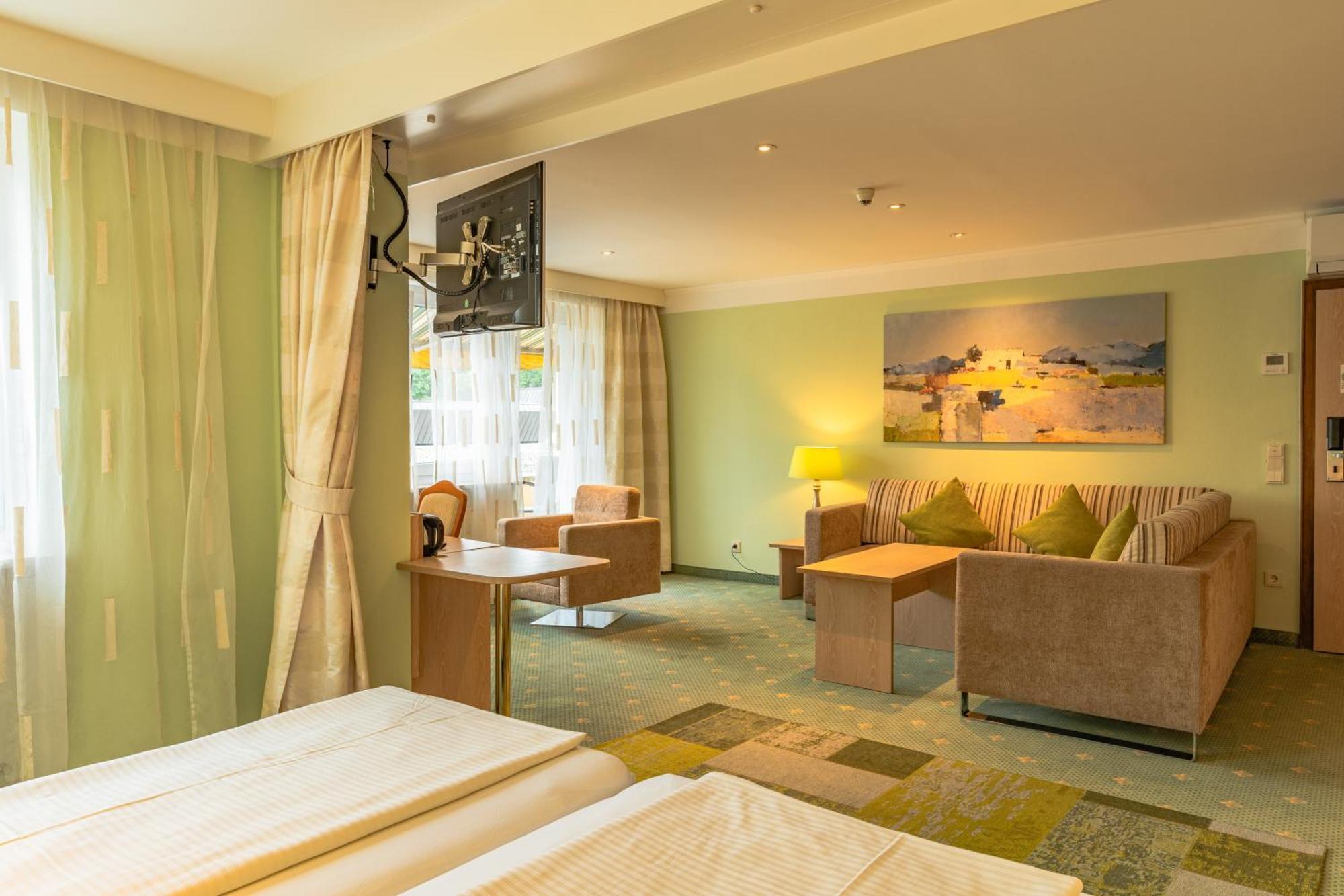 Parkhotel Crombach Hotel 3*