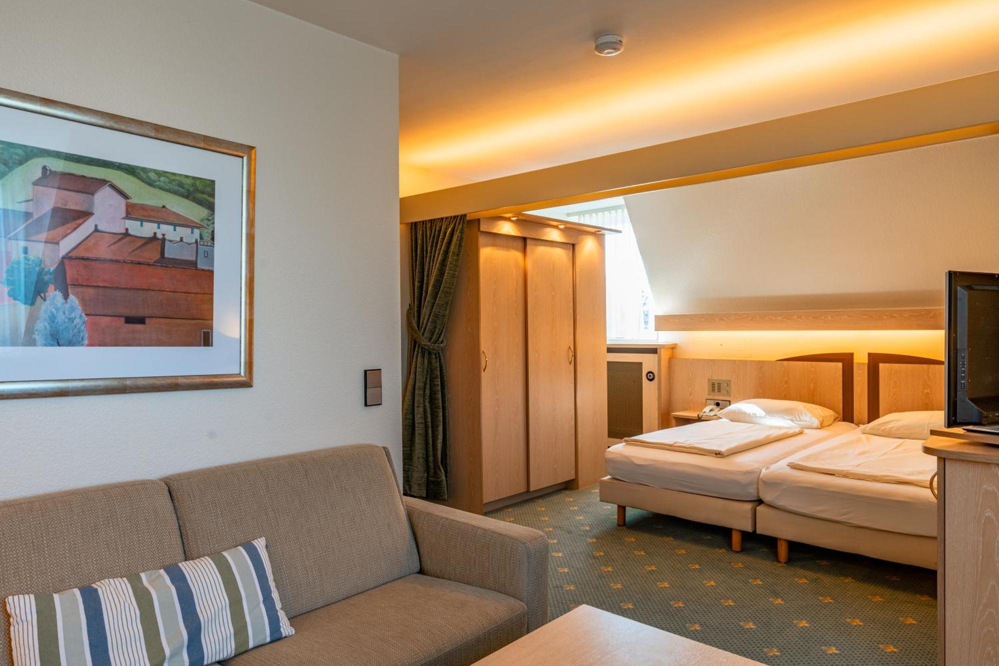 Parkhotel Crombach 3*