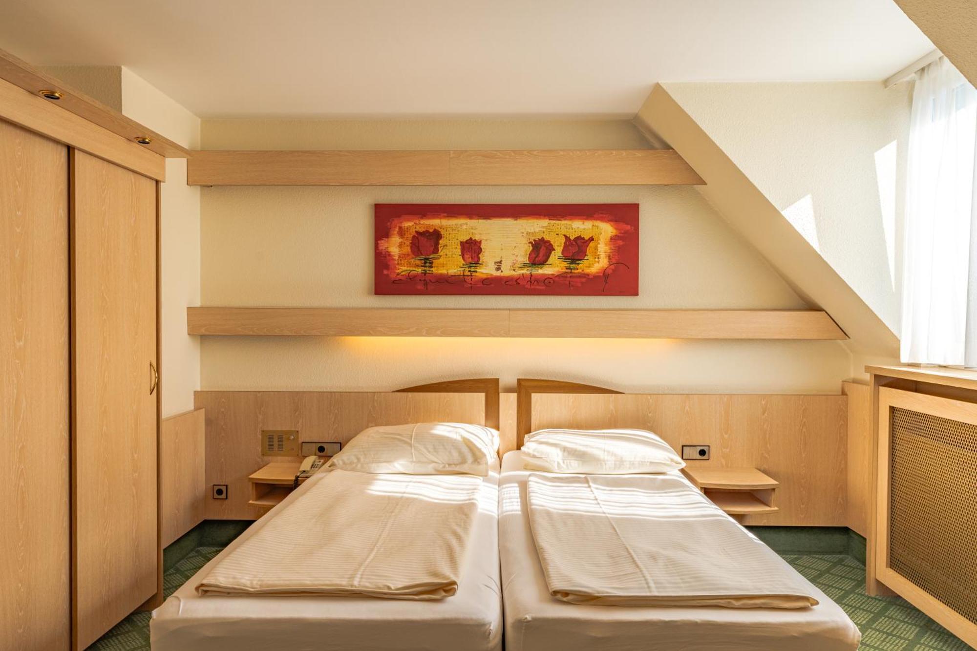 Hotel Parkhotel Crombach 3*