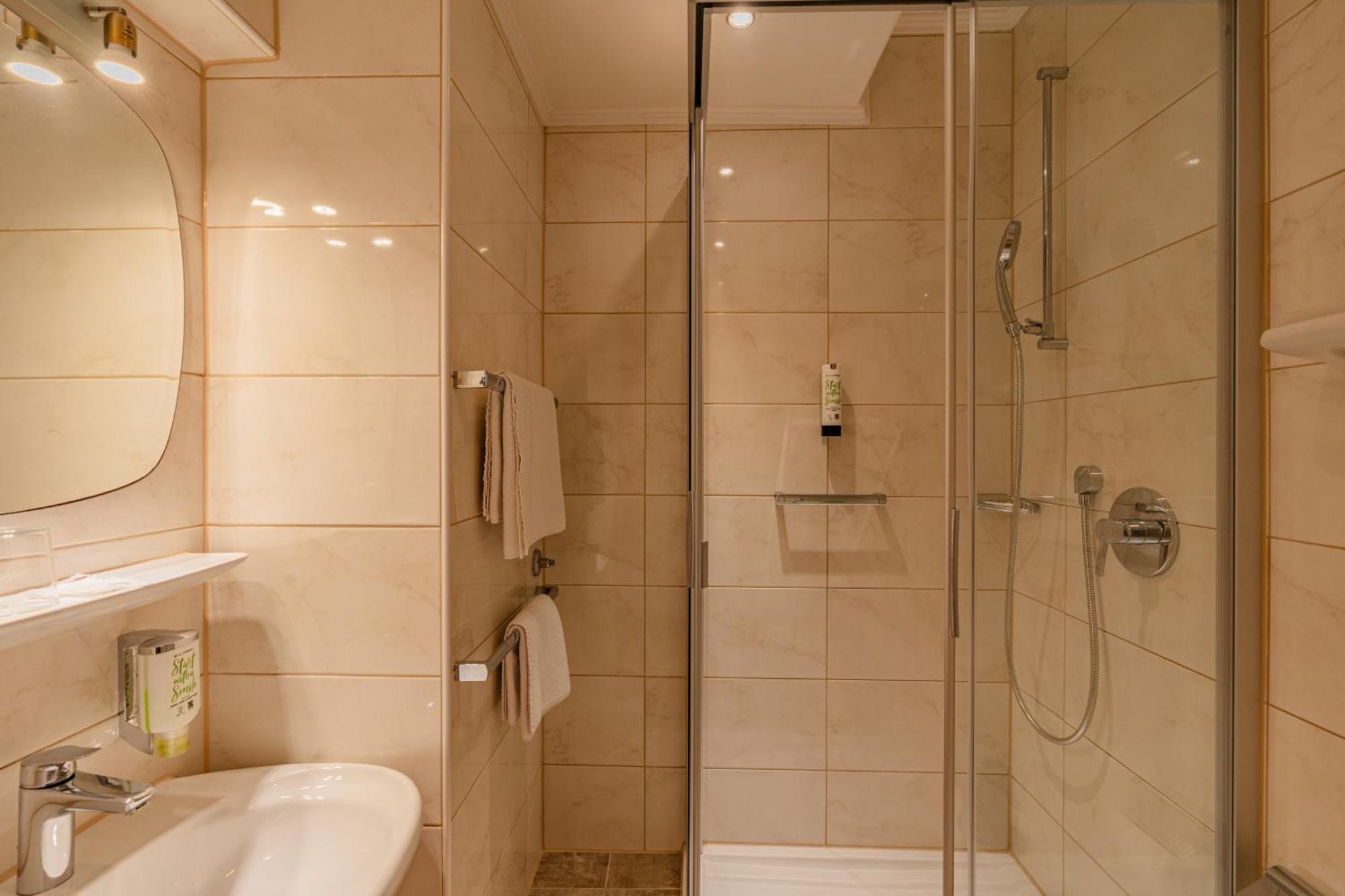 Parkhotel Crombach Hotel