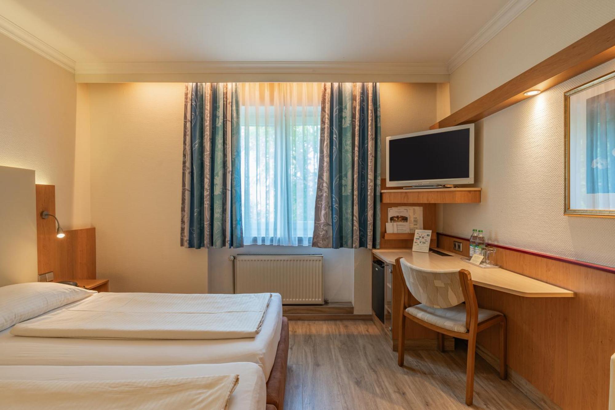 Hotel Parkhotel Crombach 3*